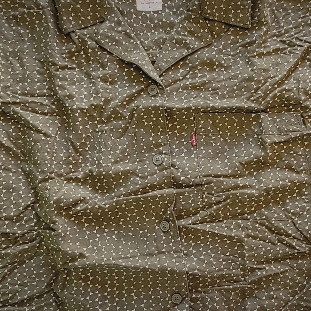 Levi's Women's Button-up Cropped Camp Collar